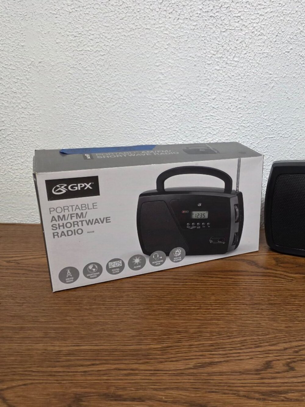 Electronics R633B GPX AM FM Portable Short Wave Radio New in Box